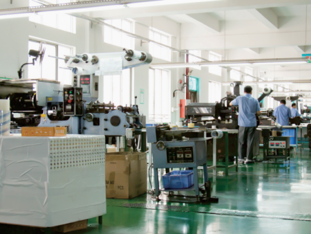 17生(sheng)産車間(jiān)及部分(fen)設備